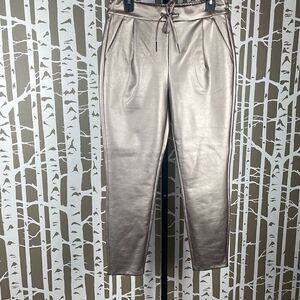 Vero Moda Eva Mid Rise Elastic Waist Coated Pant